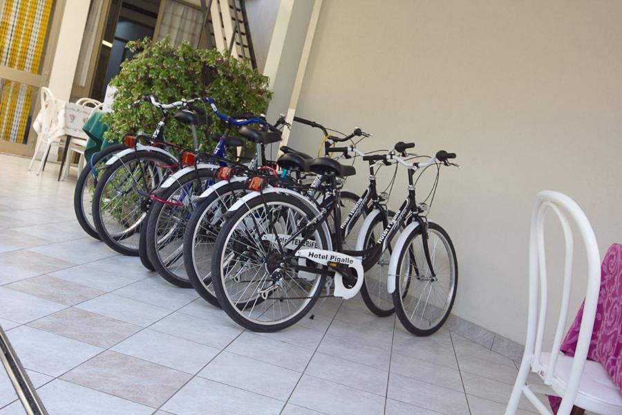 Hotel Pigalle Riccione Extérieur photo