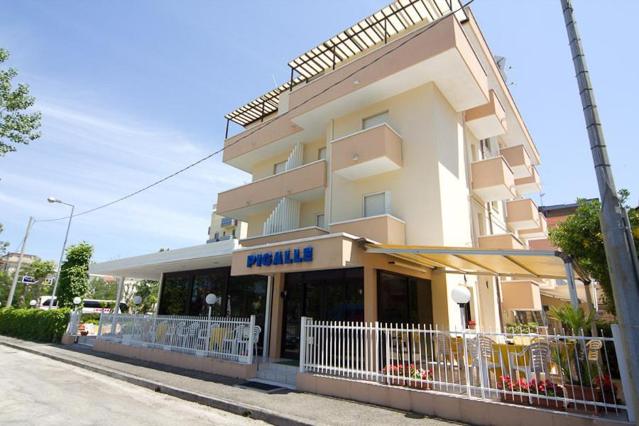 Hotel Pigalle Riccione Extérieur photo